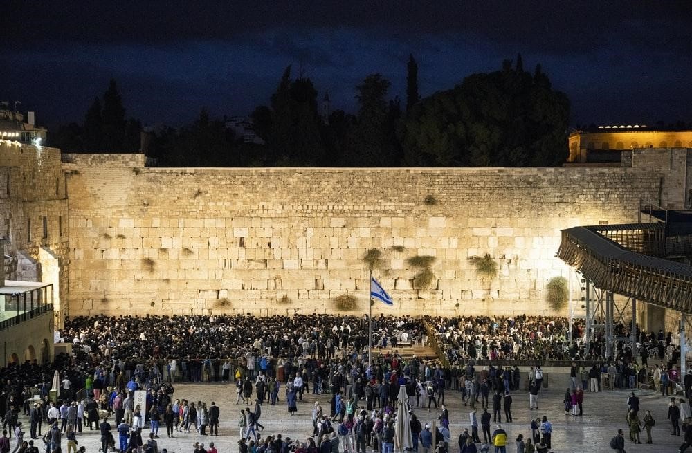 Western wall during Sabbath